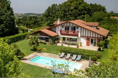 Image de Maison De Charme Piscine CHAUFFÉE À 10 Mn Des Plages Et Des Golfs