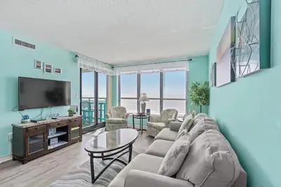 Image de Condo en bord de mer récemment rénové, très bien situé, vues incroyables