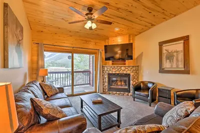 Image de Cozy Condo w / Mtn Views & Deck - Marchez jusqu'à Grand Lake!