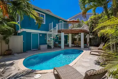 Image de Vente de printemps! Prix réduit jusqu'au 31 mai! Bon Ami: Belle piscine privée familiale Accueil à quelques pas de Bean Point!