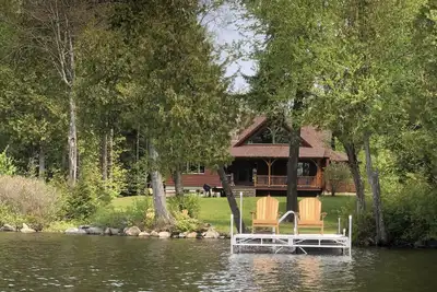 Image de Loon’s Nest - Accueil Lake W \/ Yard, Fire-pit, Canoe, Kayak et, bien sûr, les huards!