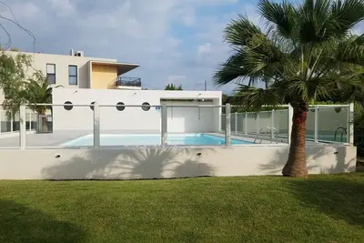 Image de F1 de 36m2 avec terrasse et parking privatif.