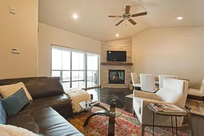 Image de Neuf 3 Bd / 2. 5 Ba Pc Town Home - 6-8 personnes