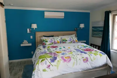 Image de Luxury Oasis Studio au coeur de Sedona avec les produits Aveda, cuisine complète, W / D, A / C