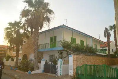 Image de Spacieuse maison de surf privée!