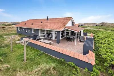 Image de Superbe maison à Hvide Sande avec sauna