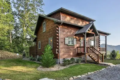 Image de Blue Bear Cabin Belle vue sur le Mtn, fermée, 2 b / r 4 personnes Hot tub et mezzanine