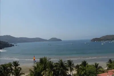 Image de Superbe Bay-océan-Beach Vu 2 Br \/ 2 Bth Duplex Condo
