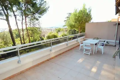 Image de Grande terrasse de 30 m² avec vue mer! Parking privatif.