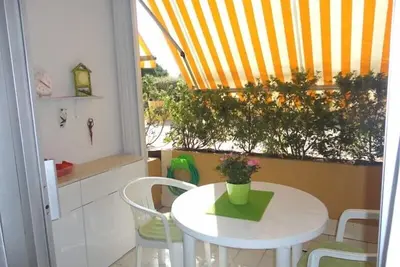 Image de Studio Cabine Rdc avec loggia proche mer commerces
