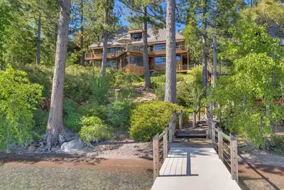 Image de Ancres Aweigh - Lakefront: 4 Br / 4. 5 Ba quatre chambres à coucher à Tahoe City, 12 personnes