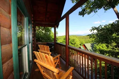 Image de ♡♡ Vue Mtn avec accès facile, bain à remous, WiFi, Smart Tv et 10 minutes des attractions ♡♡