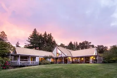 Image de Beech _TREE _LODGE- Meilleur Prix! Sleeps 16 RÉSERVER Maintenant pour Tongariro Crossing