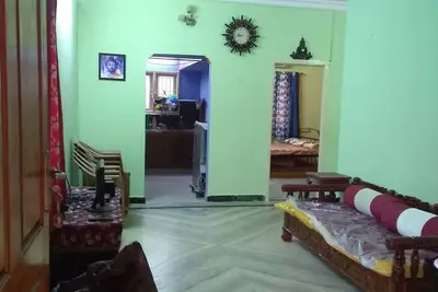 Image de Agréable et spacieux 1bhk. 25 minutes de l'aéroport \/ Ac \/ Tv \/ cuisine