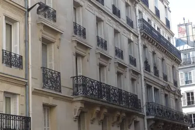 Image de Paris centre: deux pièces, cuisine, salle de bains  Faubourg Saint Germain 40m2