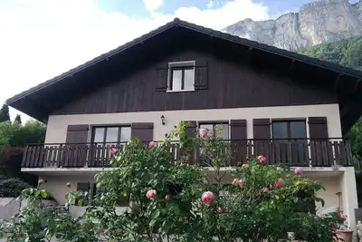 Image de Maison rénovée avec piscine située entre Annecy et La Clusaz, La Grand Bornand
