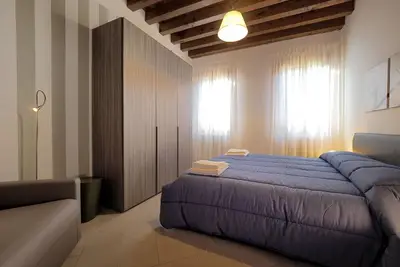 Venice Style Apartments