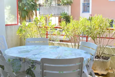Image de Spacieux T2 avec grande terrasse à Saint-Raphaël, proche mer et gare, garage inclus