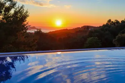 Image de Sunset House: Près des plages, vue imprenable, couchers de soleil