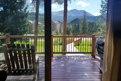 Ski in / out meilleur emplacement pour sûr! 4b + loft 4ba. Cèdres au premier rang, aller en ville