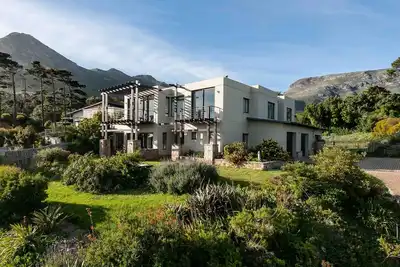 Image de Luxueuse maison de vacances avec vue sur la mer, au pied du Pic de Chapman