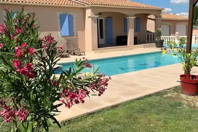 Image de Molleges-Alpilles Belle Villa climatisée avec piscine privée chauffée