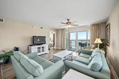 Image de Bluewater Keyes 1007, condo front de mer de 4 chambres, bain à remous et une connexion Wi-Fi gratuite!