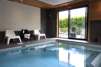 Image de Gîte de charme dans chalet, piscine intérieure sauna hammam fitness