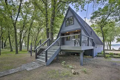 Image de Lakefront Lake Pepin Cottage w \/ pont-étapes de la plage