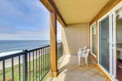 Image de Nouveau! Resort Condo w / Patio-Steps à Lincoln Beach!