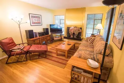 Image de Zilker Bungalow à côté du centre-ville et de Barton Springs!