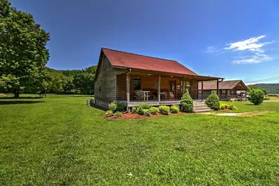 Image de Nouveau! Chien Friendly Mountain View Cabin w \/ porche!
