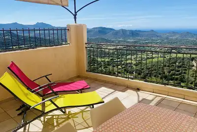 Image de Appart cosy vue plongeante sur la vallée et la mer