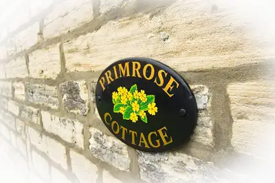 Image de Primrose Cottage, Saxton Grange, situé sur une ferme familiale en activité