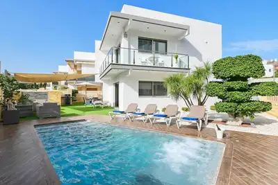 Image de Villa merveilleuse et de luxe avec piscine privée à Javea, Costa Blanca, Espagne pour 10 personnes