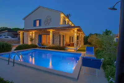 Image de 4 * villa avec piscine privée - moderne et bien équipé