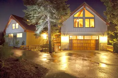Image de Maison moderne pour la location de vacances, nouveau bain à remous et insert de gaz, par Nordic Center