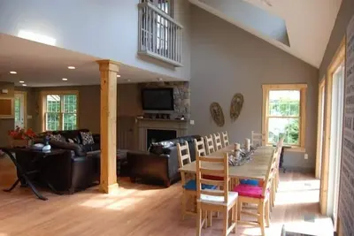 Image de Luxe haut de gamme Winnipesaukee Lakefront pour 14 personnes - idéal pour les grandes familles