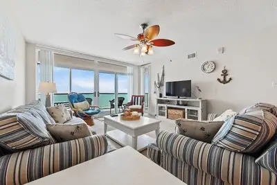 Image de Magnifique Condo 3 chambres Oceanfront, Bluewater Keyes 905!