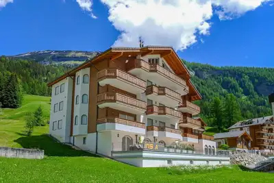 Image de Joli appartement pour 7 personnes avec Wifi, bain à remous, Tv, balcon et parking