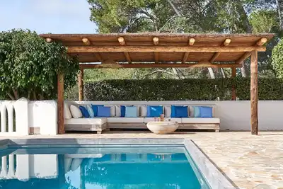 Image de Élégante rural chic villa, piscine, emplacement idéal