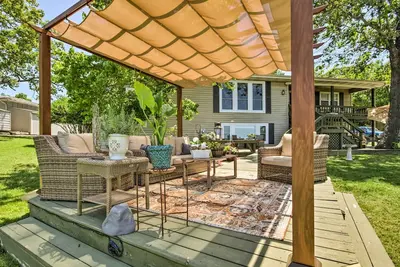 Image de Mountain Home Apt w \/ Fire Pit & vue sur le lac Norfork