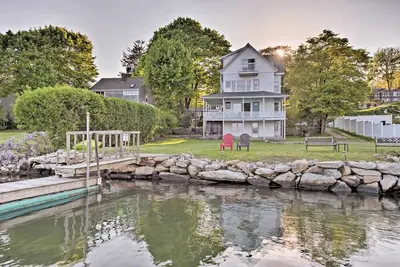 Image de Shorefront W. Mystic Apt w / Dock, Ă 2 km du centre-ville