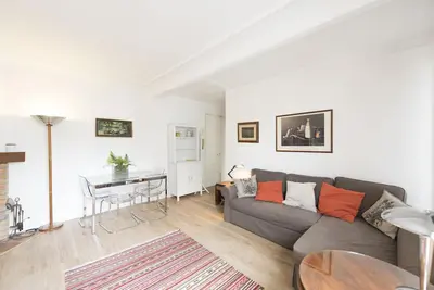 Image de Bel appartement lumineux avec balcon - très proche de la Seine et de la Tour Eiffel (Veeve)