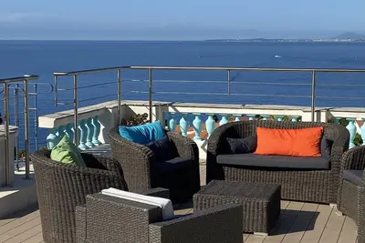 Image de Côte d'Azur 'Belle Epoque' Villa. Superbe vue sur la mer. Piscine privée chauffée