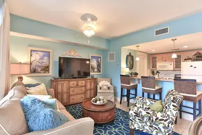 Image de Récemment rénové! Condo Baytowne Wharf! Avec vue sur la piscine lagon, tram à la plage!