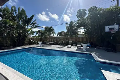 Image de Belle oasis de piscine topique
