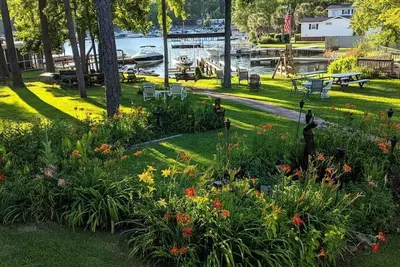 Image de Lake Murray Paradise ~ Lake Front Upstairs Home w \/ Peninsula Lake Views!
