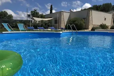 Villa de vacances à apprécier dans la piscine privée ou dans le magnifique jacuzzi