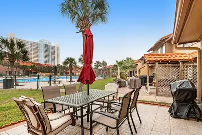 Image de Condo idéalement situé w / piscine partagée et tennis - golf sur place, à pied de la plage!